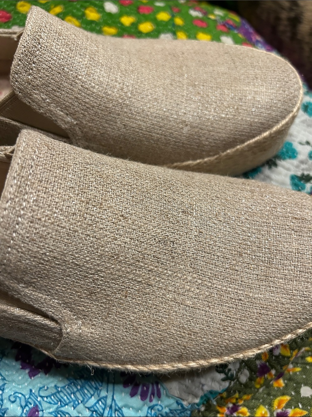 Skechers Martha Slip-On Espadrille in Neutral Beige Canvas upper. Sz 8 - Picture 3 of 10